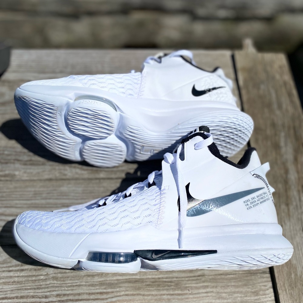 NIKE LEBRON V 5 basketball shoes Men’s size 11.5